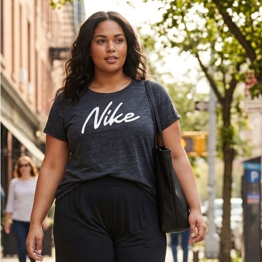 Nike Women’s Grey Nike Tee Size XL Spell Out Dri-Fit